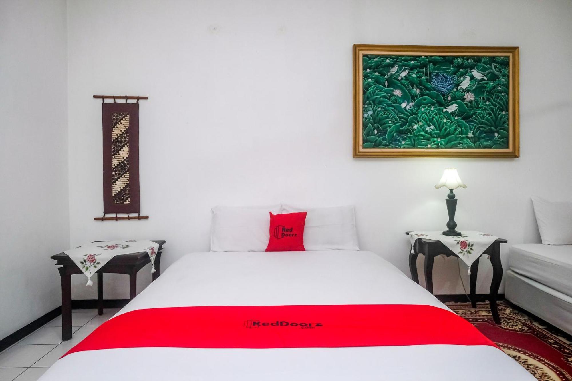 Reddoorz Syariah At Griya Raharja Klaten Esterno foto