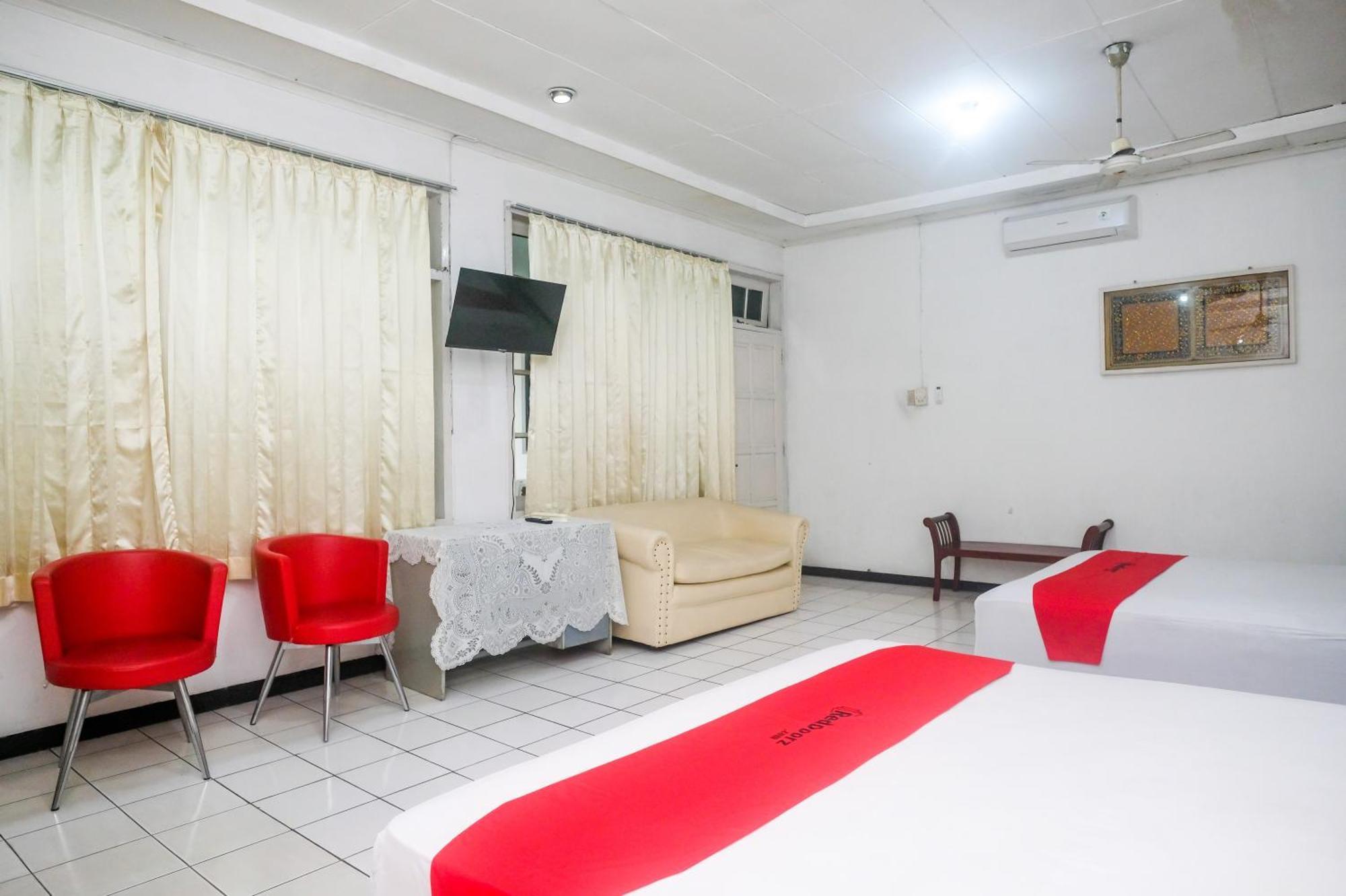 Reddoorz Syariah At Griya Raharja Klaten Esterno foto