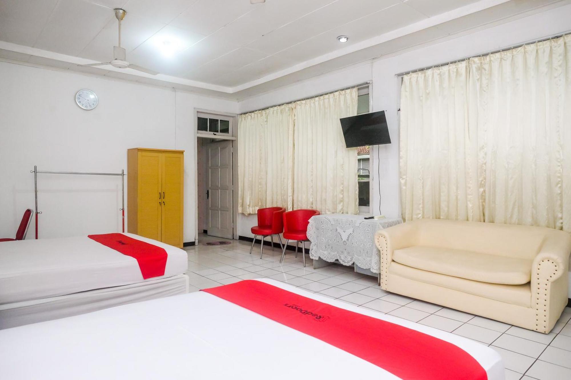 Reddoorz Syariah At Griya Raharja Klaten Esterno foto