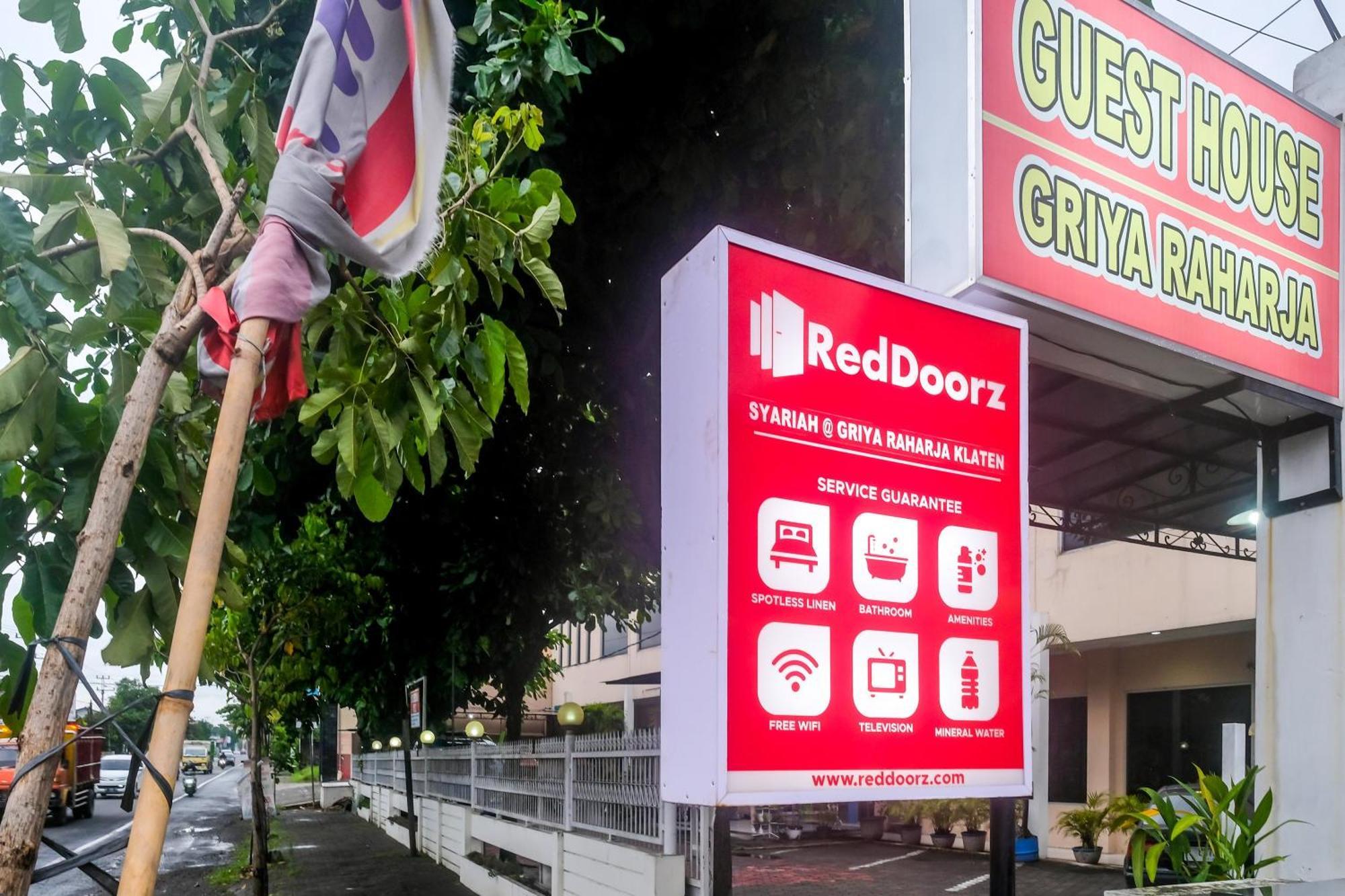 Reddoorz Syariah At Griya Raharja Klaten Esterno foto
