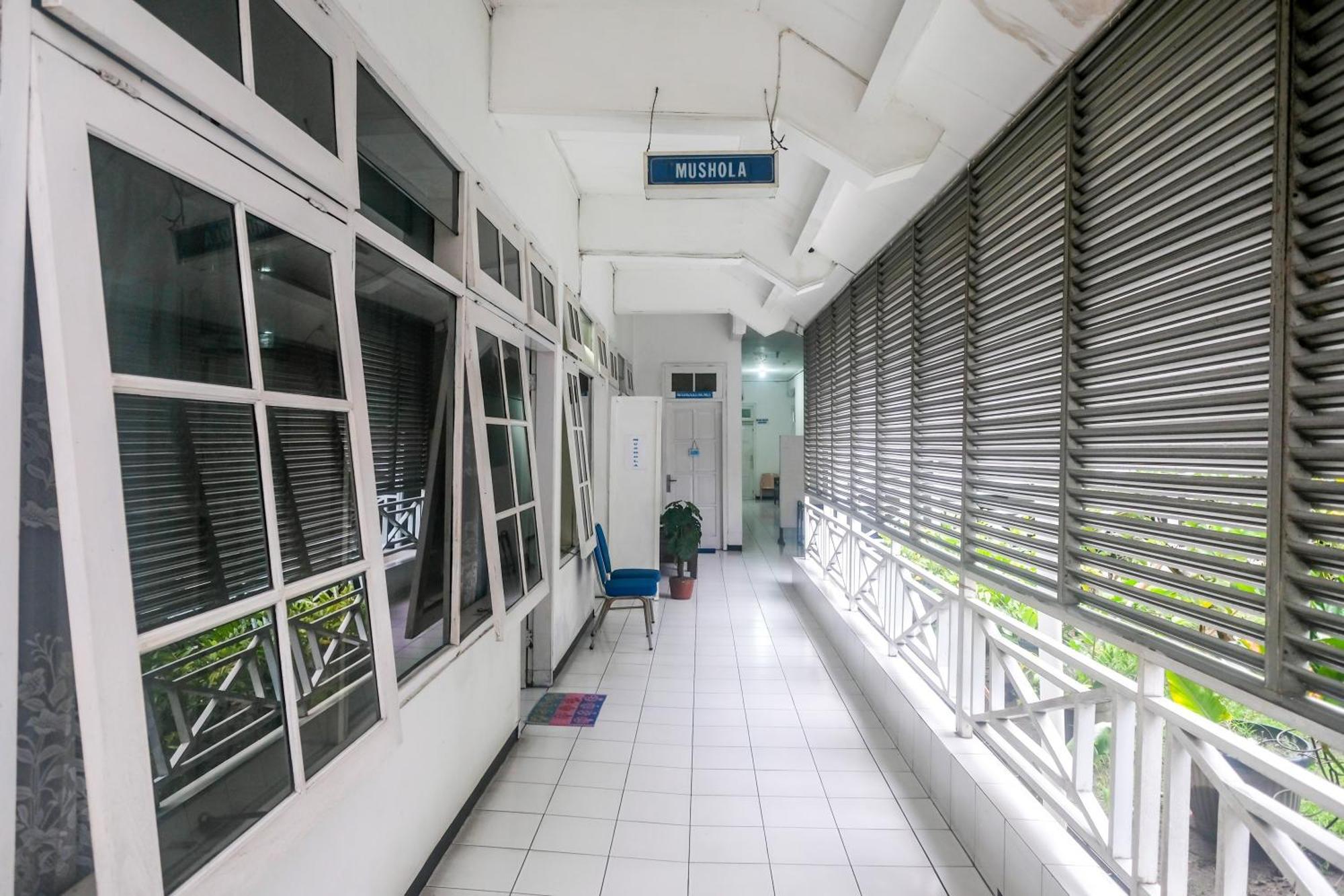 Reddoorz Syariah At Griya Raharja Klaten Esterno foto