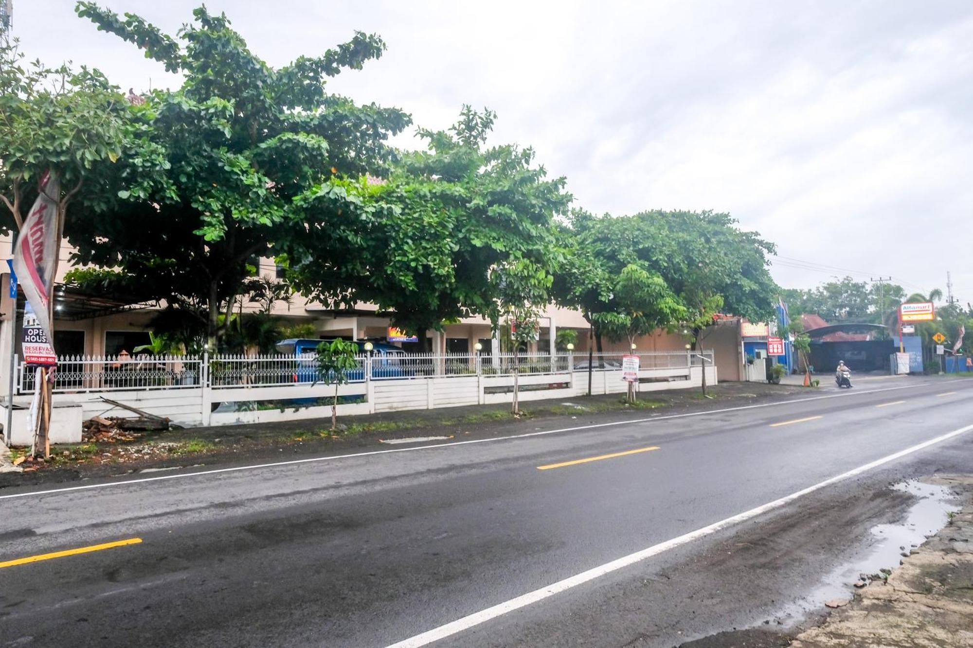 Reddoorz Syariah At Griya Raharja Klaten Esterno foto