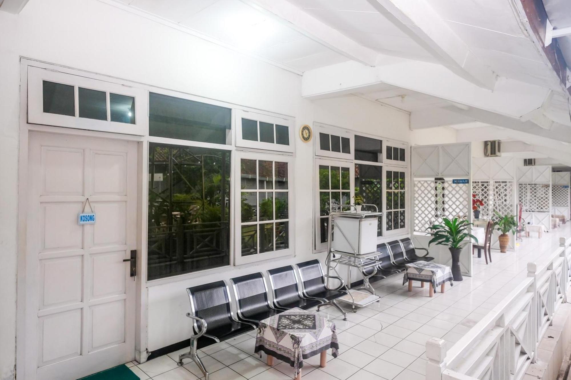 Reddoorz Syariah At Griya Raharja Klaten Esterno foto